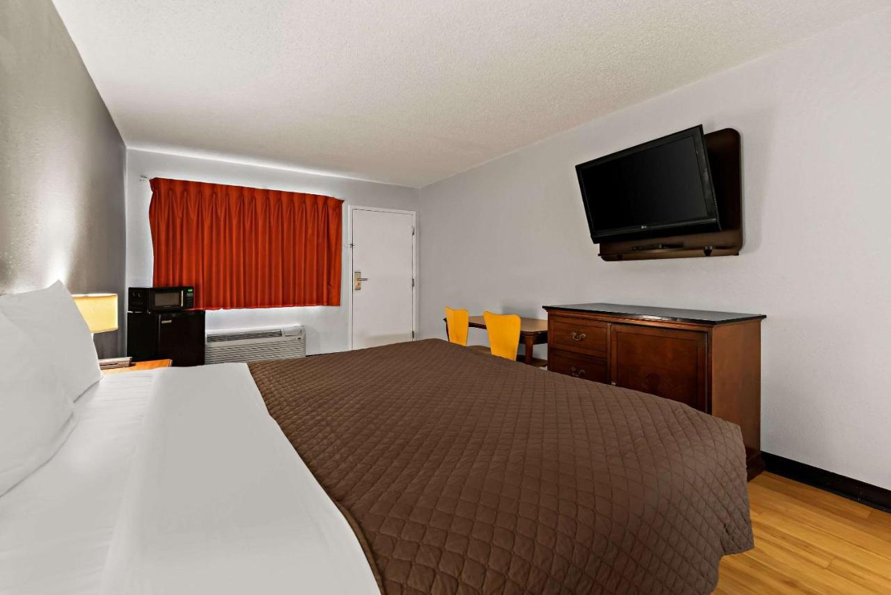 Rodeway Inn Brooklawn Buitenkant foto