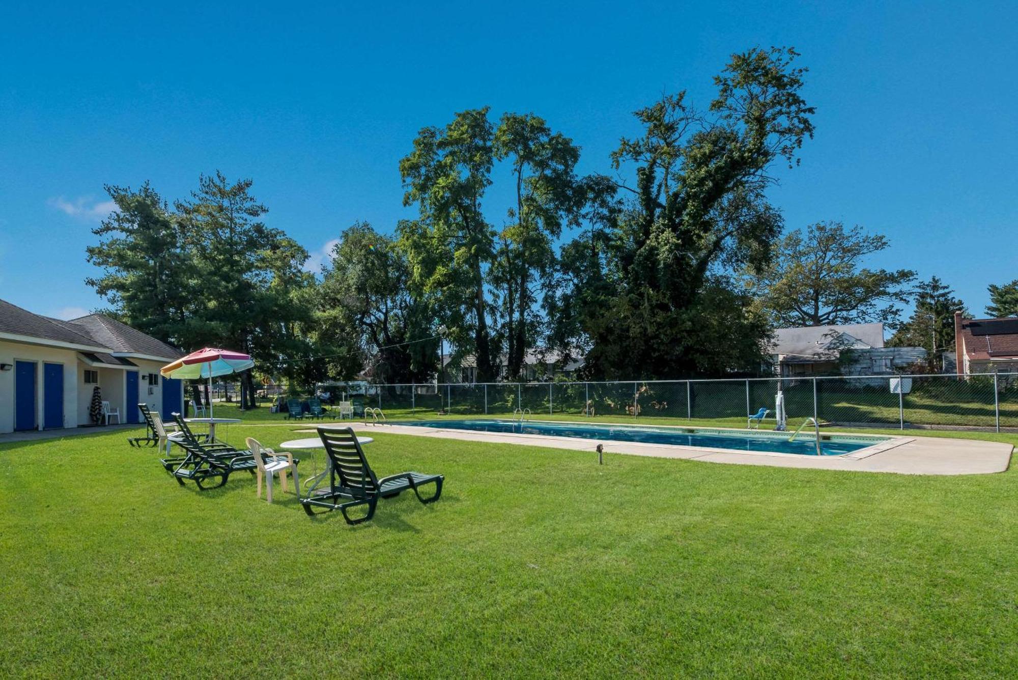 Rodeway Inn Brooklawn Buitenkant foto