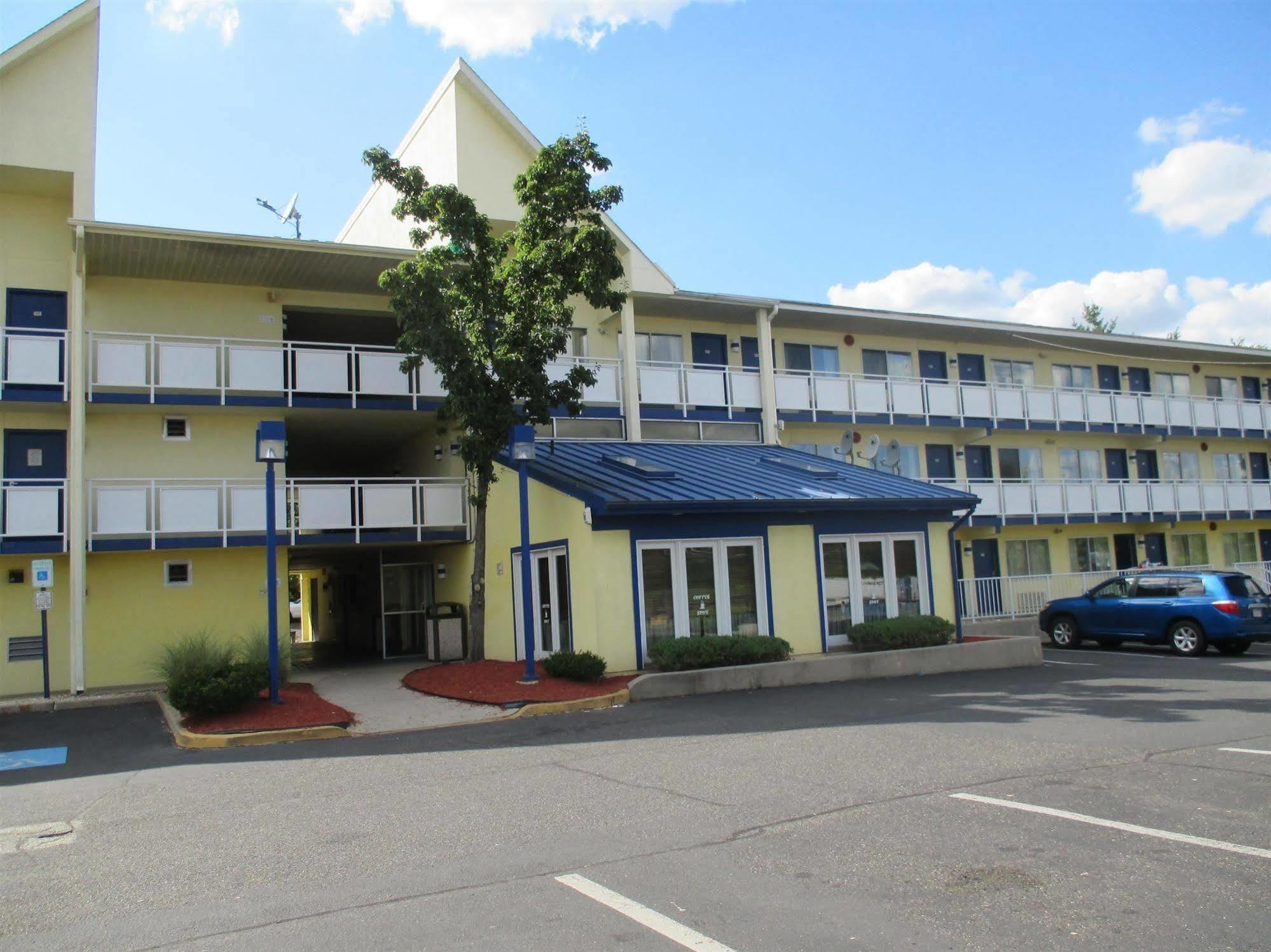 Rodeway Inn Brooklawn Buitenkant foto
