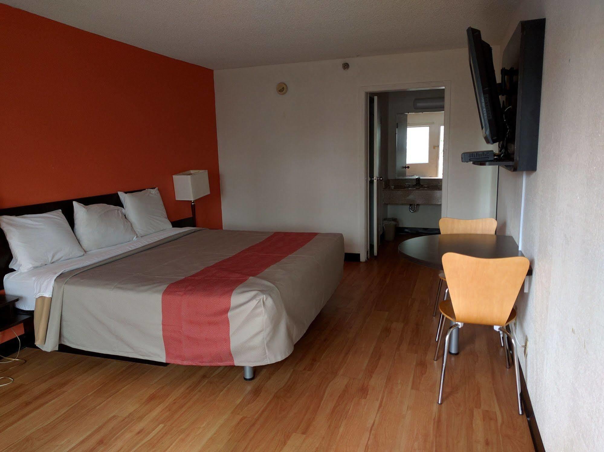 Rodeway Inn Brooklawn Buitenkant foto