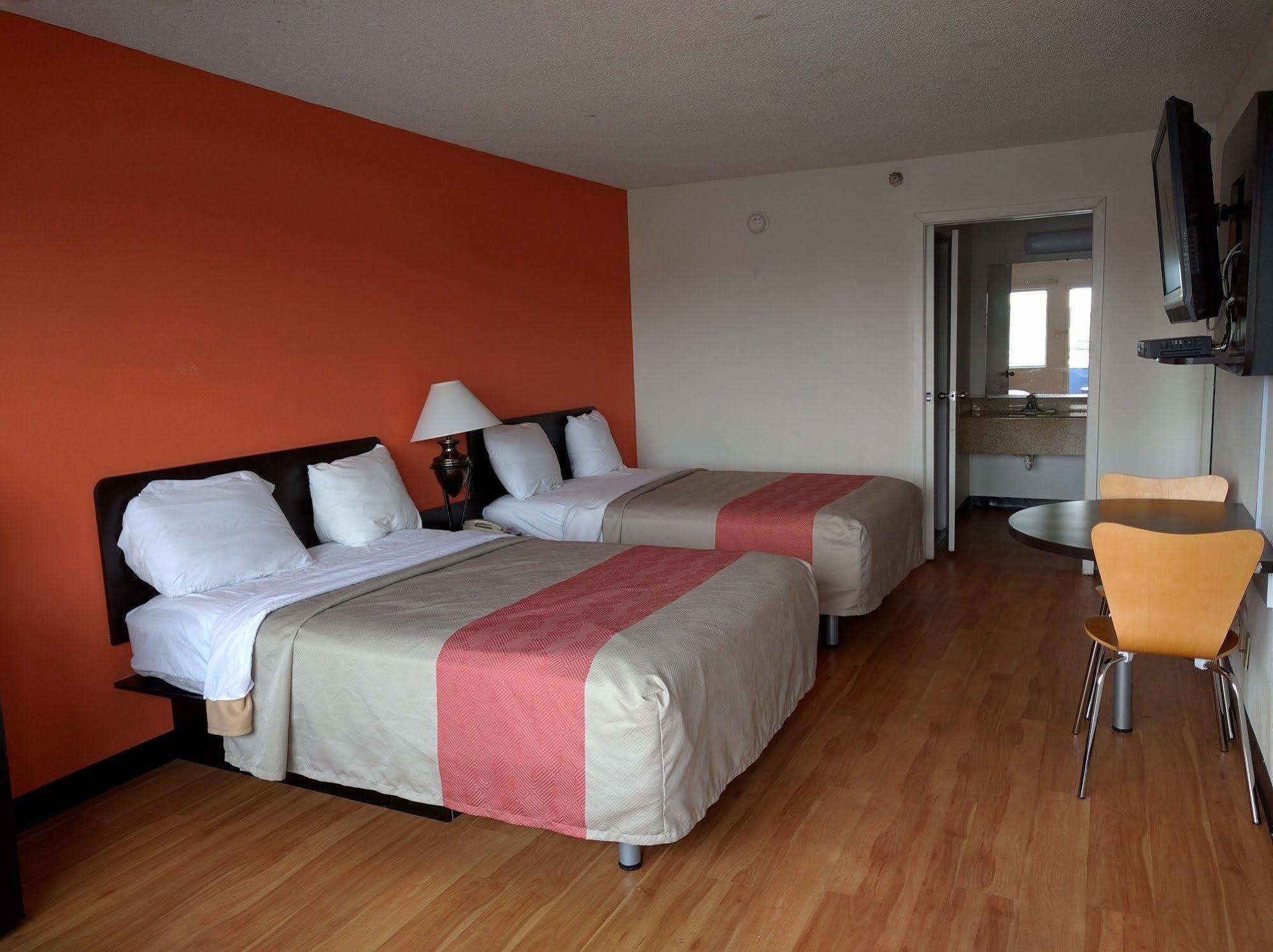 Rodeway Inn Brooklawn Buitenkant foto